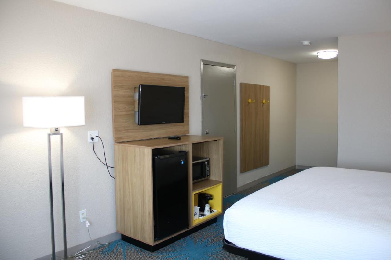 Days Inn By Wyndham Waco University Area 외부 사진