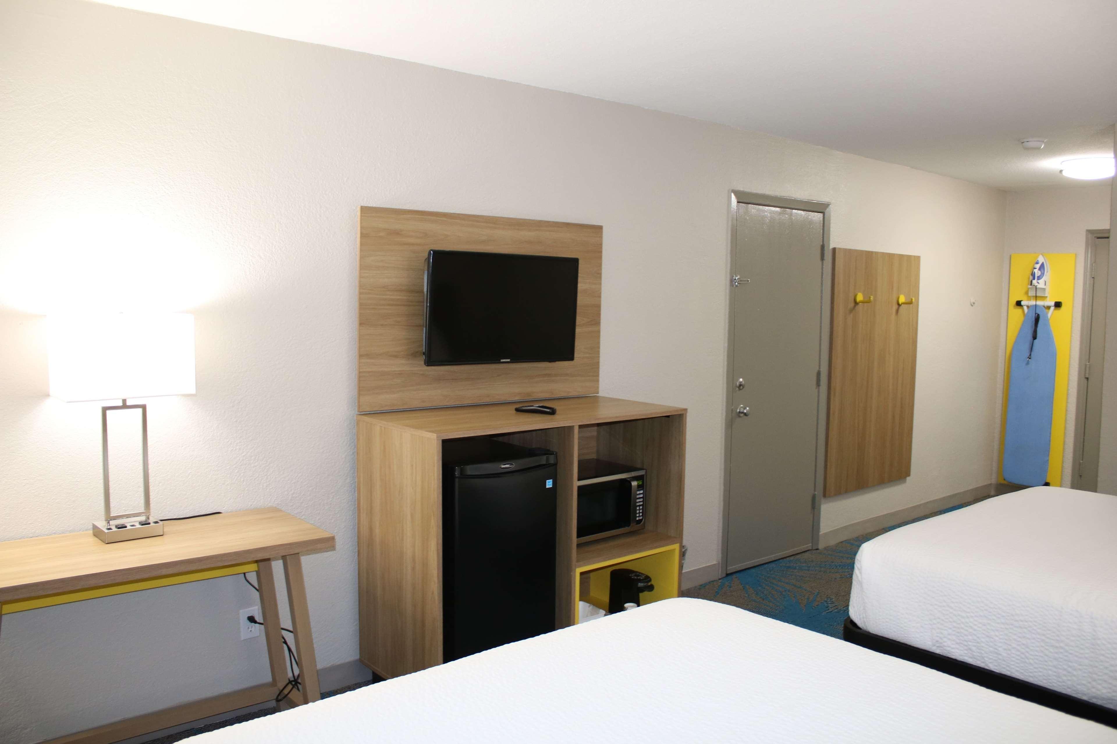 Days Inn By Wyndham Waco University Area 외부 사진