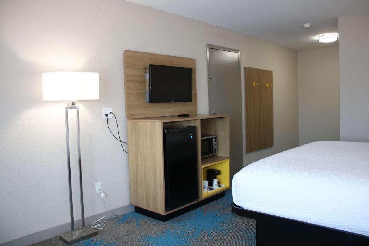 Days Inn By Wyndham Waco University Area 외부 사진